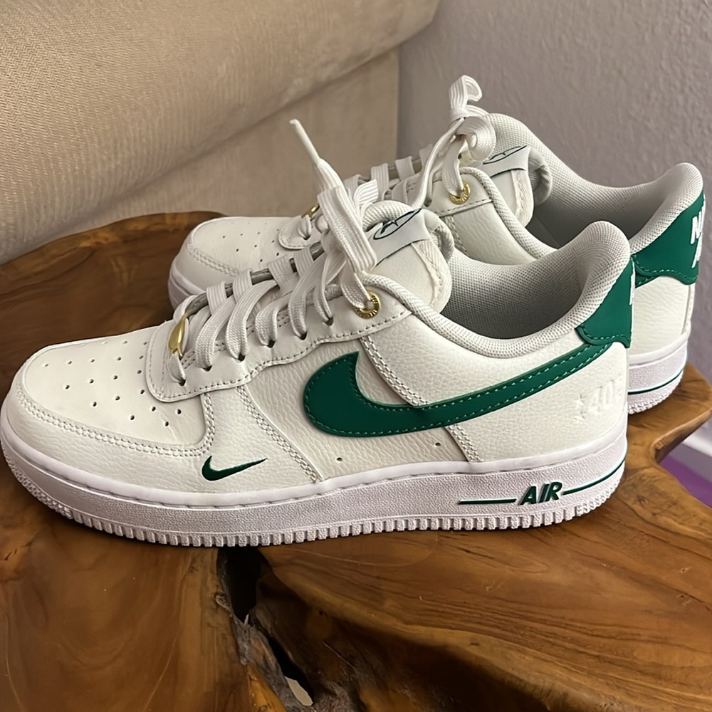 Wmns Air Force 1 '07 SE '40th Anniversary - Sail Malachite'. Size 7